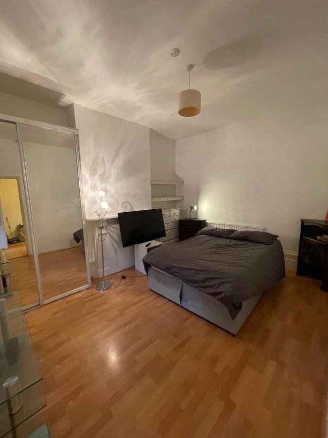 Elmdene Road - Large Room London Exterior photo