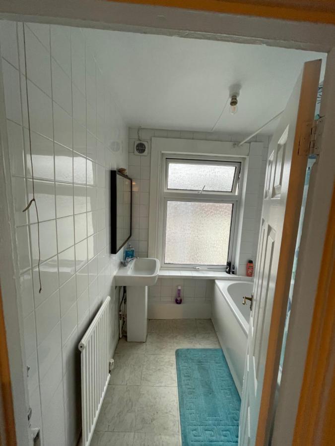 Elmdene Road - Large Room London Exterior photo
